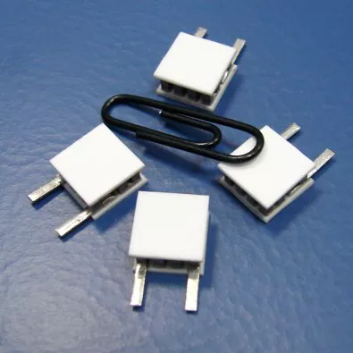How Should Thermoelectric Coolers Be Mounted to Maintain Consistent Thermal Contact?