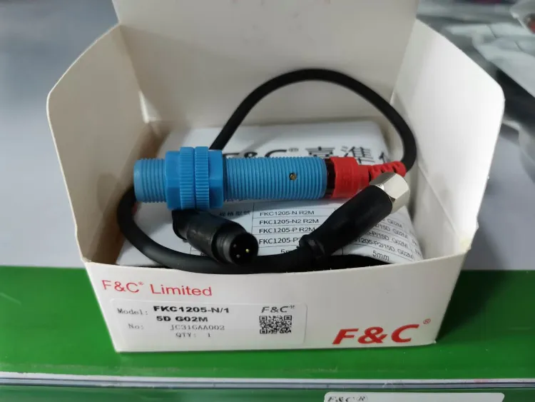 M12 PNP Type Tubular DC 24V Capacitive Proximity Sensor Manufacturer