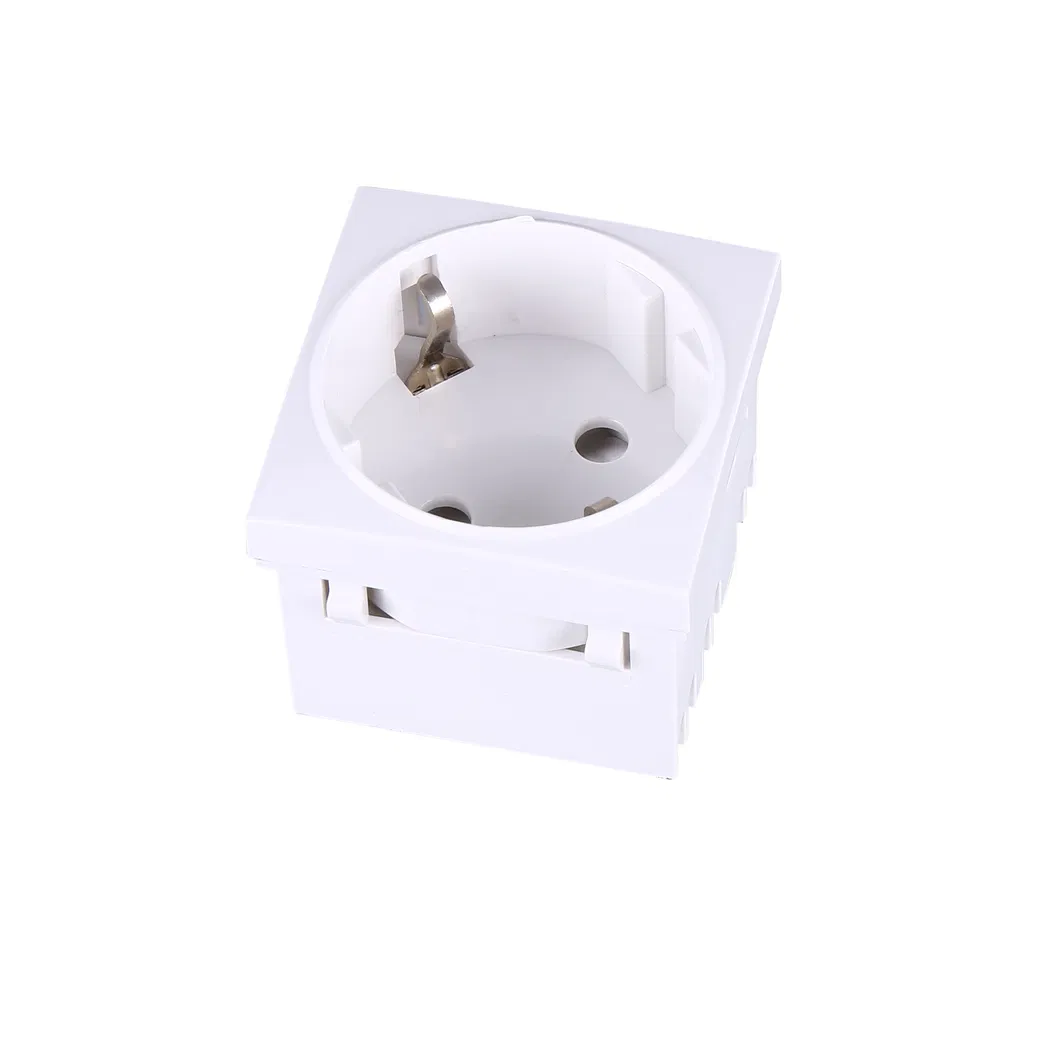 Screwless CE RoHS Germany 45X45mm Angle Schuko Socket/Electrical Outlet with Connector